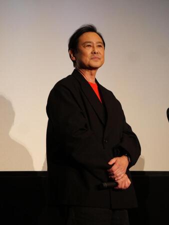 舞台あいさつに登場した野村宏伸
