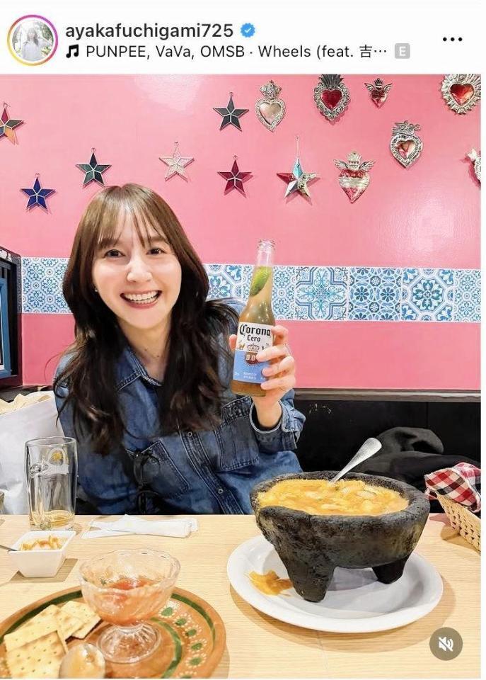 渕上彩夏のインスタグラム（ａｙａｋａｈｕｃｈｉｇａｍｉ７２５）より