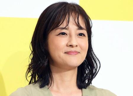 　鈴木奈穂子アナウンサー