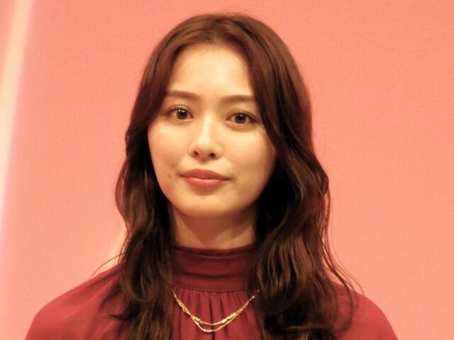 内田理央　実家がお屋敷＆庭もすごい！