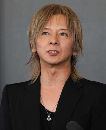 思い出を話す松岡充（撮影・佐々木彰尚）