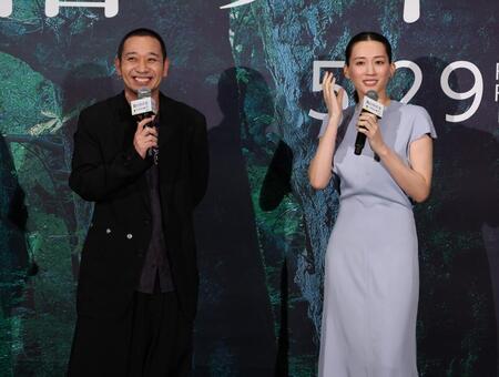 夫婦役を演じた大悟と綾瀬はるか＝東京・ＴＯＨＯシネマズ六本木ヒルズ（撮影・金田祐二）