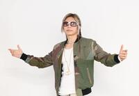 ポーズを決めるＧＡＣＫＴ（撮影・佐々木彰尚）