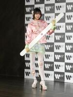 撮影に応じる岡田紗佳（１４日）