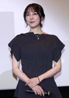 舞台あいさつに登場した伊藤歩（撮影・佐々木彰尚）