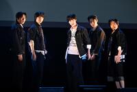 ショーケースライブを開催したＡｍｂｉＯの（左から）スンサン、ジス、テツ、ルウォン、ギウォン（撮影・堀内翔）