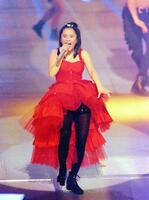 ＮＨＫ紅白歌合戦に初出場の久宝留理子＝１９９４年