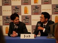 優勝を果たしたトットの多田智佑（左）と桑原雅人