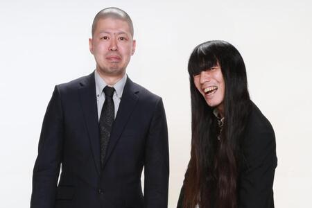 金属バットの小林圭輔（左）と友保隼平