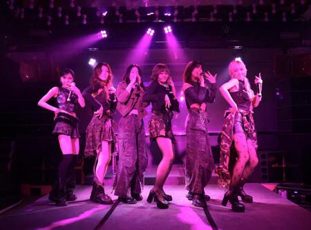 ＣＤリリースショーケースを行うＢｅ　Ｇｉｒｌｓ（撮影・吉澤敬太）