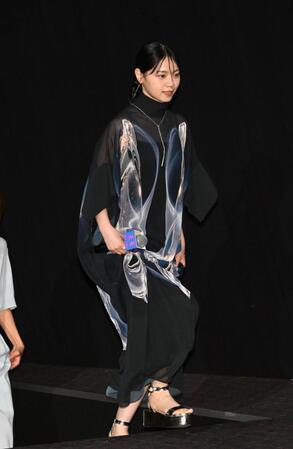 登壇する西野七瀬（撮影・堀内翔）