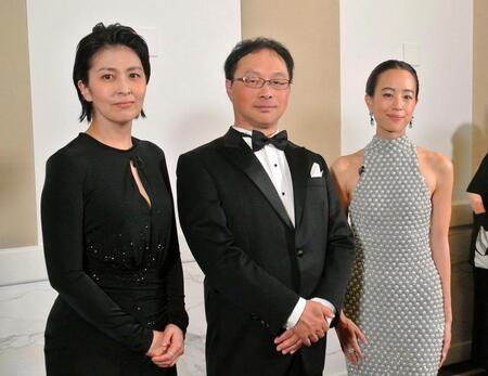 カンヌ国際映画祭で「ナギダイアリー」の公式上映後、報道陣の取材に応じる（左から）松たか子さん、深田晃司監督、石橋静河さん＝13日、フランス・カンヌ（共同）