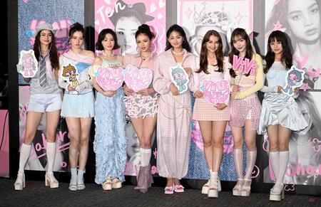（左から）ブリッジマン遊七、アリアナさくら、鎮西寿々歌、せいら、山﨑天、嵐莉菜、雑賀サクラ、有坂心花（撮影・堀内翔）　