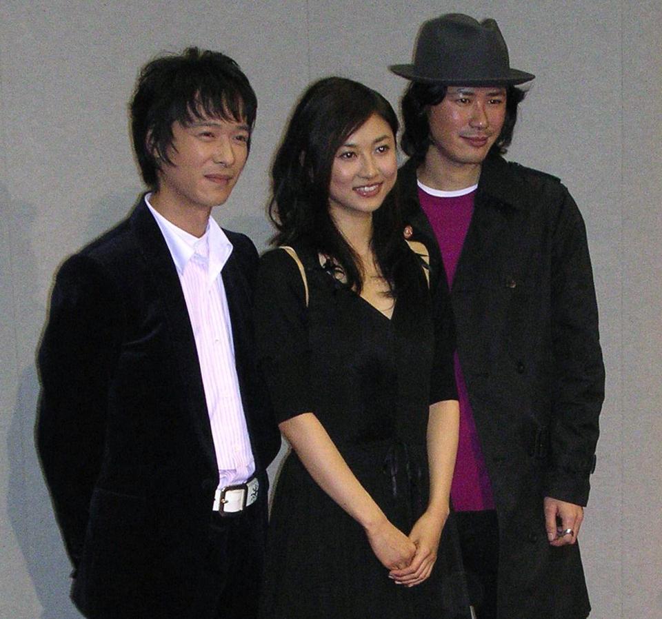 （左から）堺雅人、菊川怜、鈴木一真＝２００６年