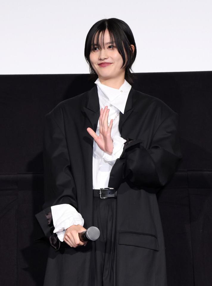 映画「祝山」完成披露舞台あいさつに登場した橋本愛（撮影・伊藤笙子）