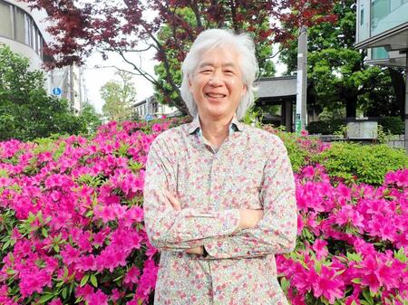 　穏やかな笑みを浮かべる人見元基
