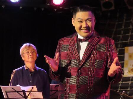 新曲発表会に出席した大江裕