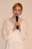 退団会見を行った宝塚歌劇団月組トップ娘役・天紫珠李
