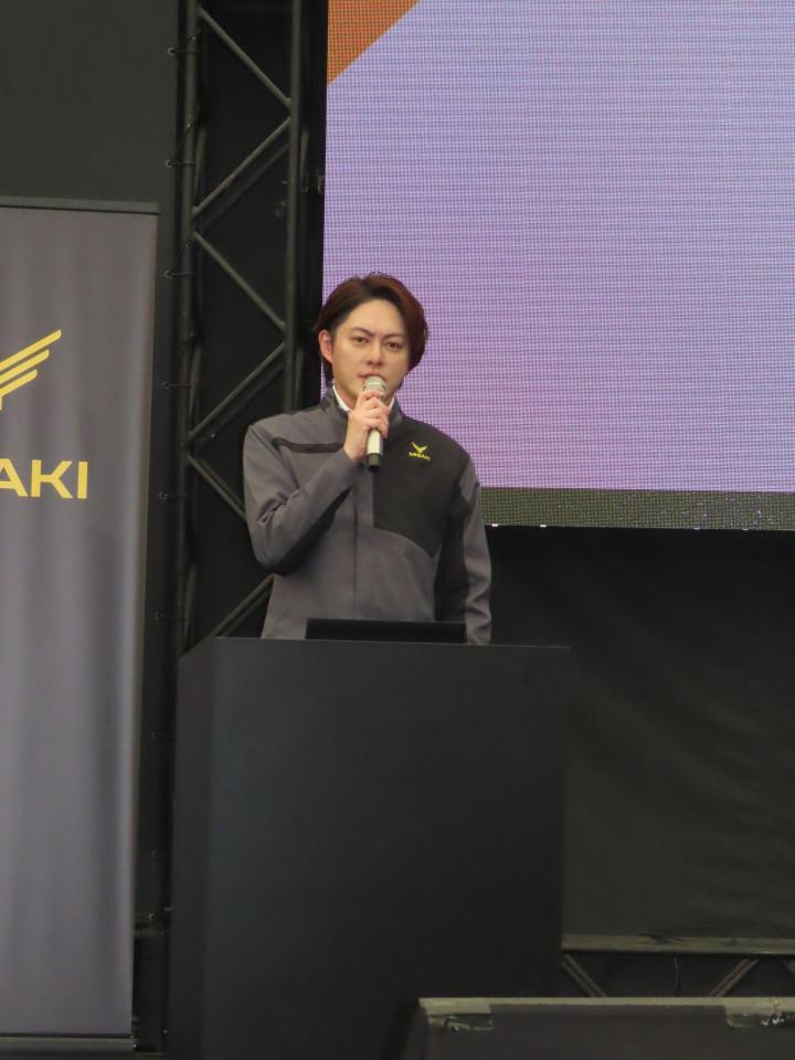 発表会に出席した三崎優太氏