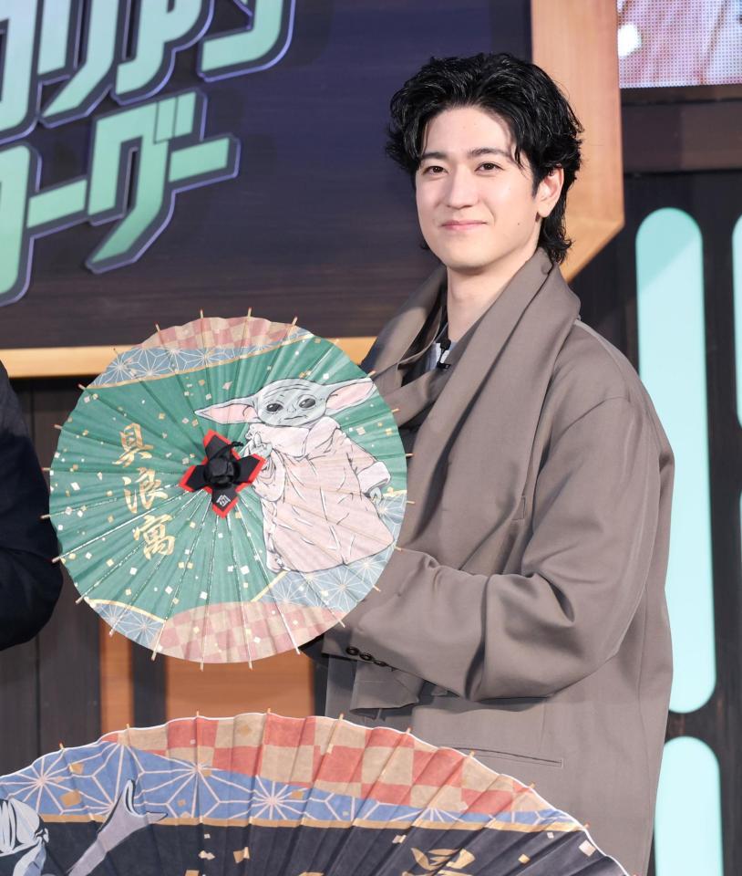 映画「スター・ウォーズ／マンダロリアン・アンド・グローグー」ジャパンプレミアに登場した中島裕翔（撮影・伊藤笙子）