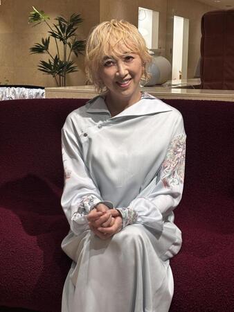 イベントに登場した紫吹淳