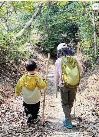 息子と初登山。イモトアヤコのインスタグラム＠ｉｍｏｔｏｄｅｓｓｅ（３月２３日付）より