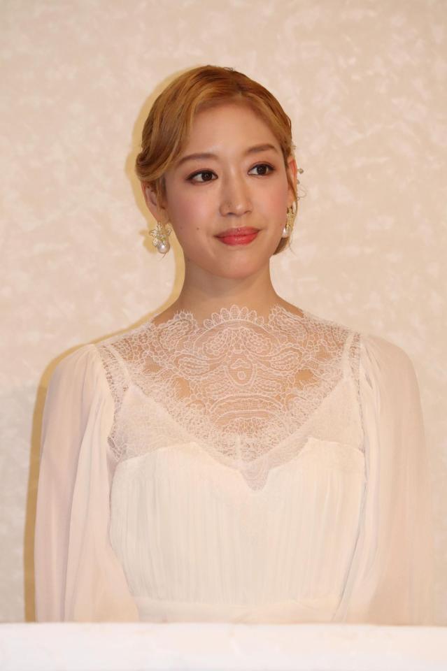 退団会見を行った宝塚歌劇団月組トップ娘役・天紫珠李