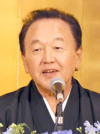 会見する京山幸枝若
