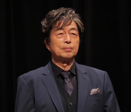 取材会に出席した中村雅俊