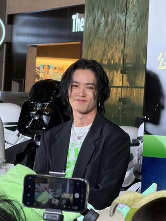 イベントで笑顔を見せるＴＨＥ　ＲＡＭＰＡＧＥの川村壱馬