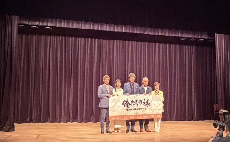 取材会に出席した田中健、岡田奈々、中村雅俊、秋野太作、上村香子
