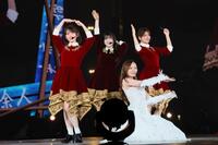 東京ドームで卒業コンサートを行った梅澤美波（前列）©乃木坂４６ＬＬＣ
