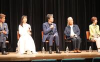 取材会に出席した（左から）田中健、岡田奈々、中村雅俊、秋野太作、上村香子