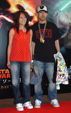 牧瀬里穂（２００５年）。交際中だった夫、ＮＩＧＯと「スターウォーズ」の試写会で。