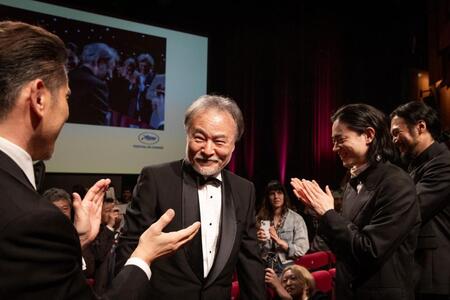 カンヌ国際映画祭に出席した（左から）本木雅弘、黒沢清監督、菅田将暉、青木崇高ⓒＫａｚｕｋｏ　Ｗａｋａｙａｍａ