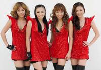 ２０１０年９月、ＭＡＸの（左から）リナ、ミーナ、レイナ、ナナ