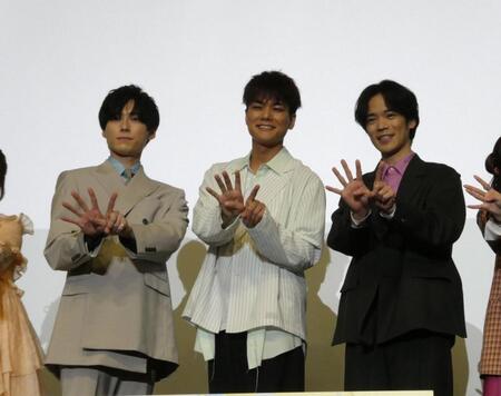 （左から）増田俊樹、八代拓、小野賢章