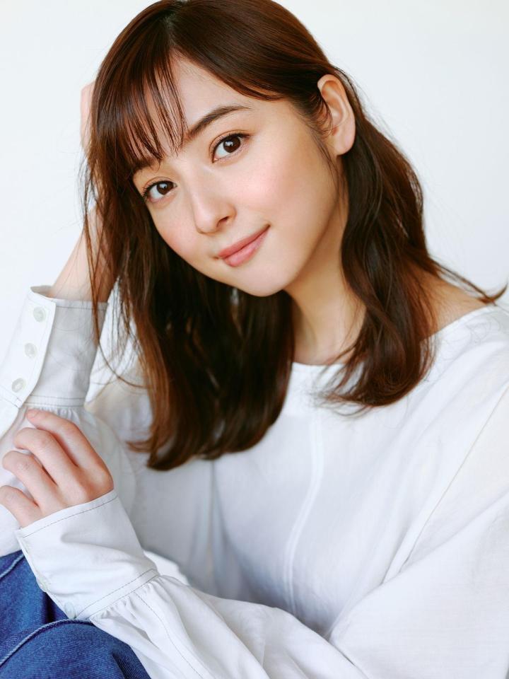 佐々木希（Ｃ）田中雅也（ＴＲＯＮ）