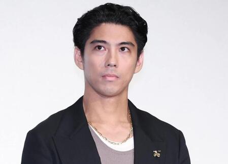 賀来賢人