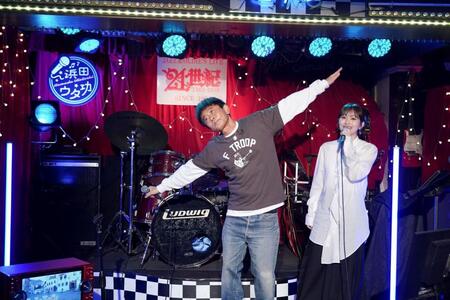 新番組で共演した浜田雅功（左）と山本彩©吉本興業