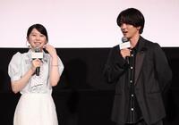舞台あいさつに登場した桜田ひより（左）と木戸大聖（撮影・佐々木彰尚）