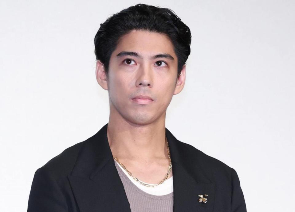 賀来賢人
