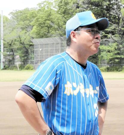 取材に応じた真中満監督
