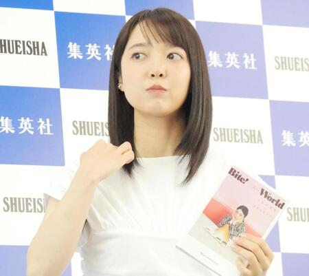 取材会に出席した上白石萌音