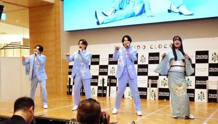 デビュー記念イベントを開催したミスタートロットジャパンの（左から）牛島隆太、Ｍａｓａｔｏ、島憂樹、風水ノ里恒彦
