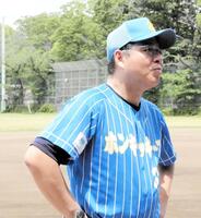 取材に応じた真中満監督
