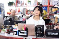 「ｔｉｎｙ　ｄｅｓｋ　ｃｏｎｃｅｒｔｓ　ＪＡＰＡＮ　ＥＰＯ」で歌うＥＰＯ