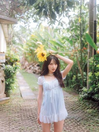 長友彩海の初写真集「予定外の瞳」先行カットⓒＫＡＤＯＫＡＷＡ　ⓒＤＨ　ＰＨＯＴＯ／下田直樹
