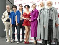 舞台衣装で登場した（左から）ジェリー・ミッチェル氏、水江建太、松下優也、礼真琴、柚希礼音、大澄賢也、東山義久