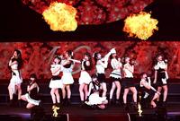 「盛れ！ミ・アモーレ」を熱唱するＪｕｉｃｅ＝Ｊｕｉｃｅ（撮影・堀内翔）
